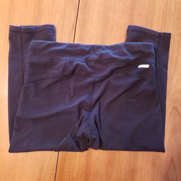 Danskin NOW Fitted Cropped Leggings - Picture 5 of 6